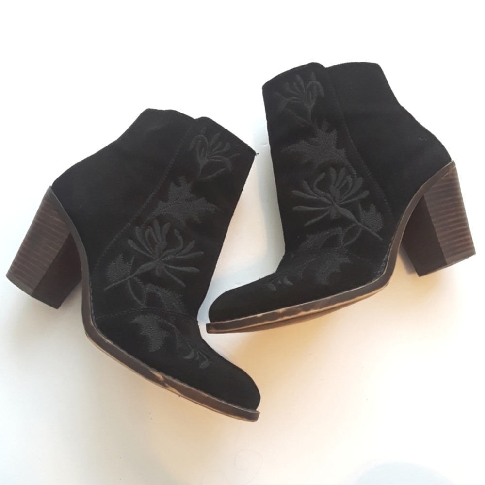 Lucky Brand Elenor 2 suede booties size 7.5